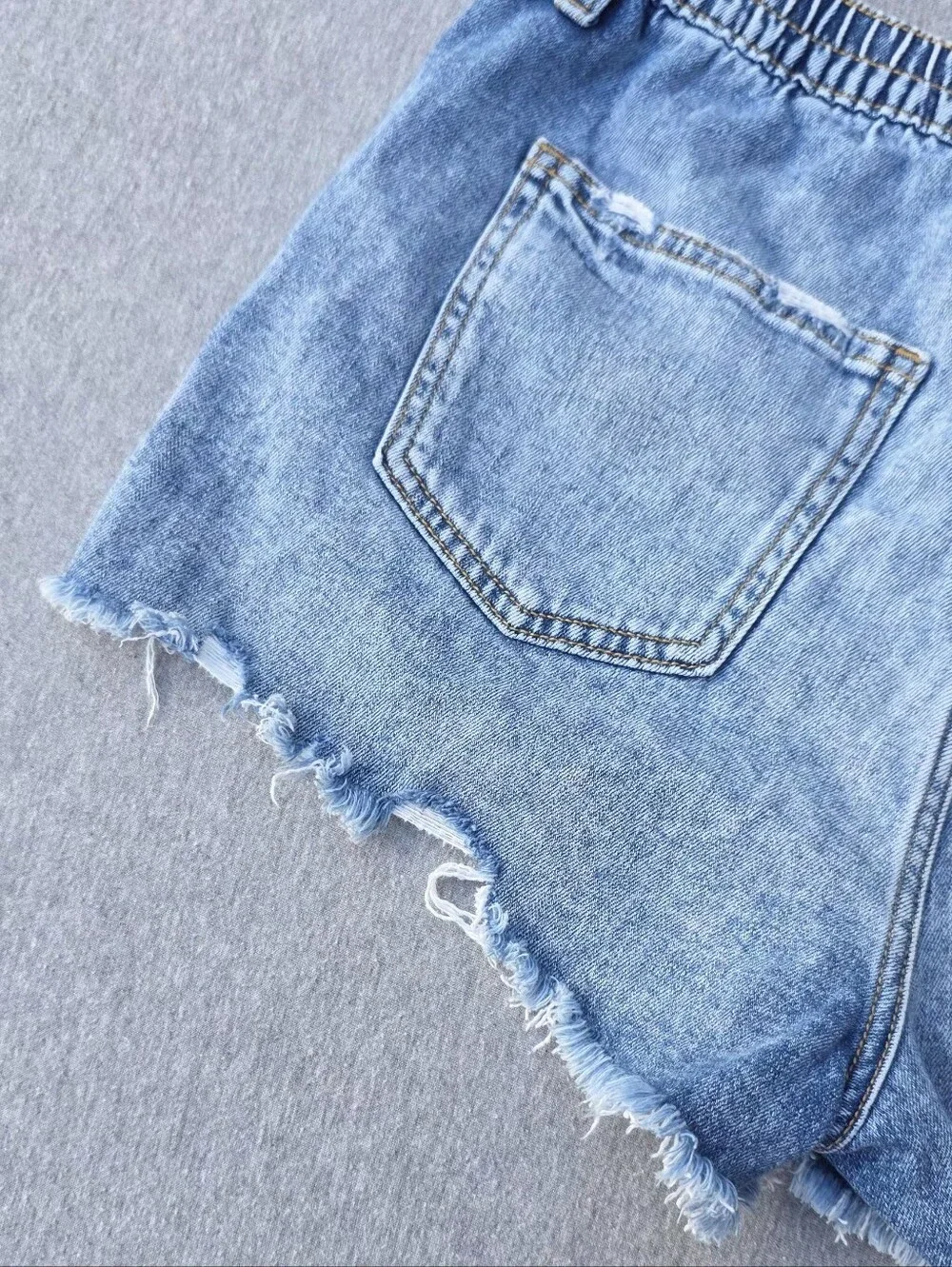 Aerie Women's Distressed Denim Shorts Size Medium Stretch Waist